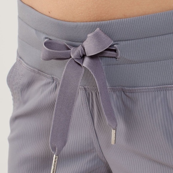 Lululemon Yoga Camp Crop Fossil Size 4 - Picture 2 of 14